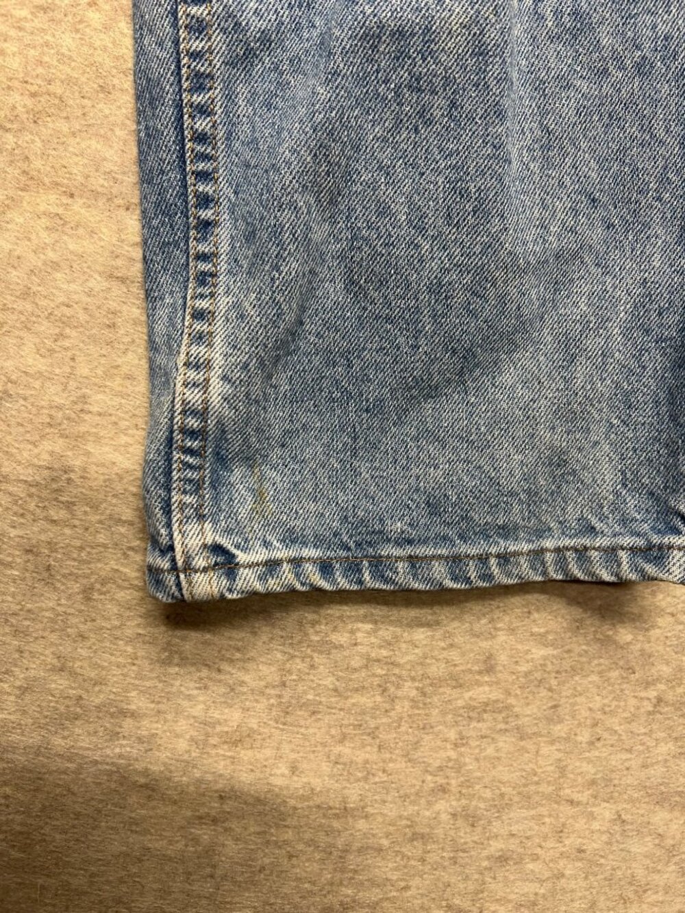 Vintage Levi's 540 Distressed Medium Wash Relaxed Fit Denim Jeans Orange Tab 38 - Picture 4 of 9